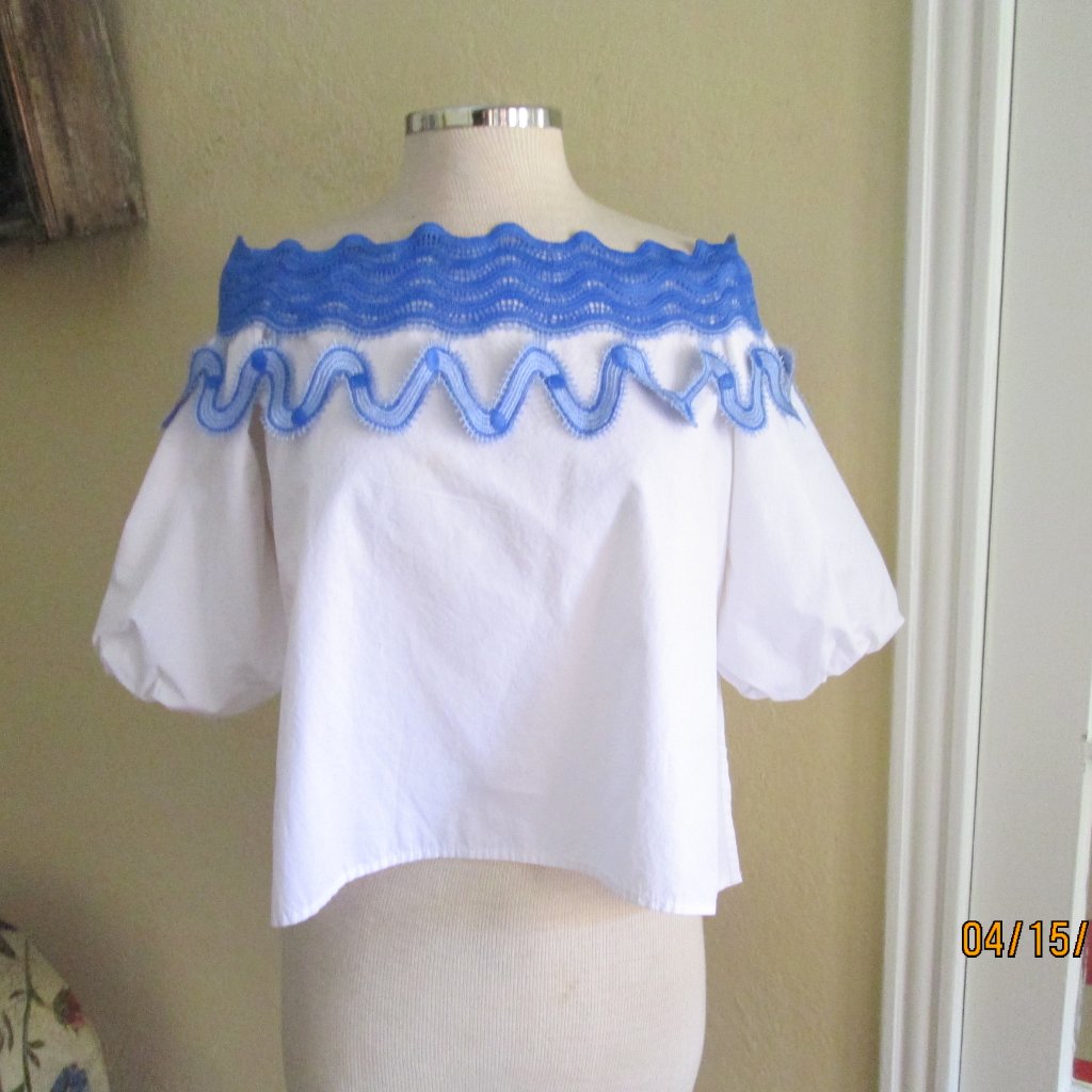 White Blue Peasant Boho Top Few Moda S M Baby Doll